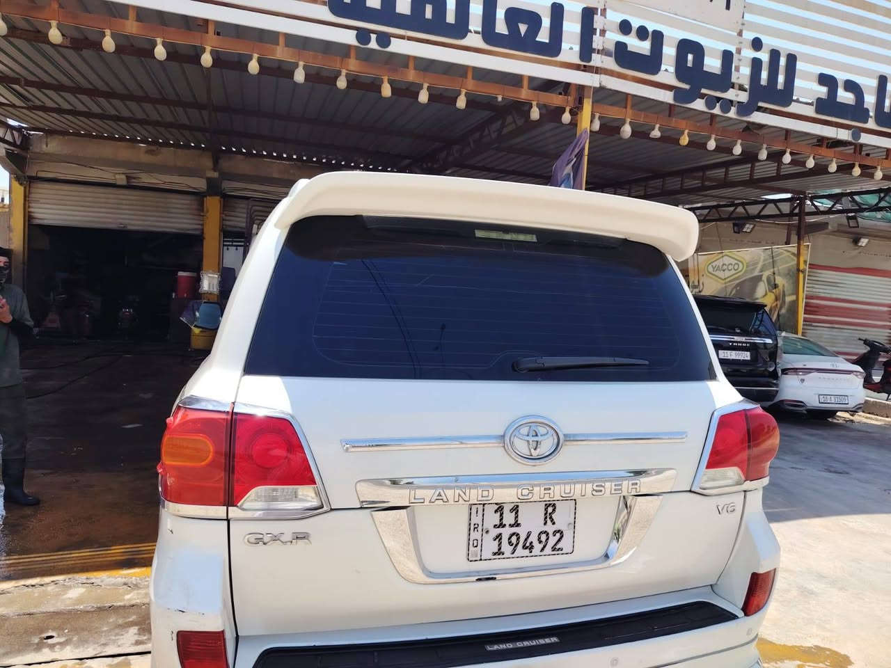 سلام عليكم اخواني 
لاندكروز موديل ١٣ لبيع جاهزه فول مواصفات كشنات كهرباء وجلد 
كفاله بيه باردات اثنين فقط 
محرك مجفد على أيدي شغل بي حظ 
رقم بقم بغداد ثاني يوم امداور
السعر ٣٥٠ وبيه مجال العنوان ديوانيه شافعيه *********** ابواحمد
