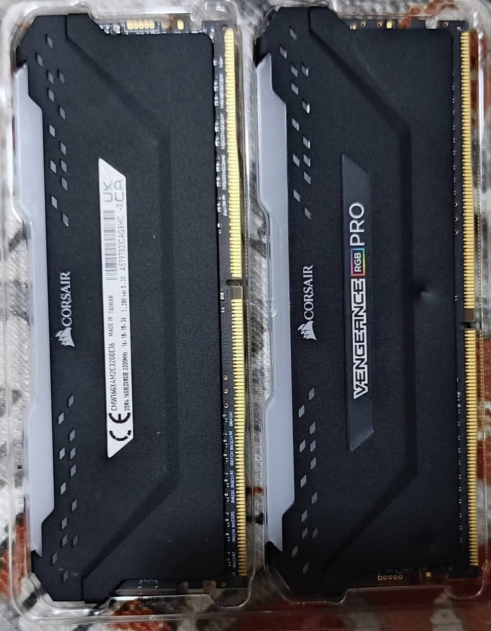 معالج ورامات

I7 9700K
RAM 16 (8+8) 3200
RAM 8 2666
