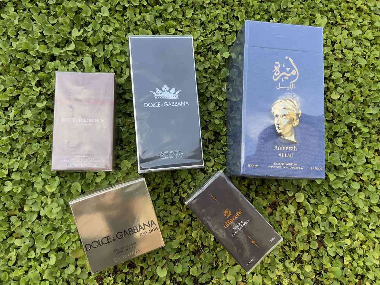 عطور أصلية للبيع جايبها من أوروبا، كلها جديدة ومامفتوحة بالباكيت :

Dolce & Gabbana The One
 - Dolce & Gabbana Pour Homme
- Burberry London
 أميرة الليل - Ameerat Al Lail
  - Olfazeta 

  مكاني بأربيل عنكاوه 
 الشراي يراسلني على الرقم واتساب : ***********

