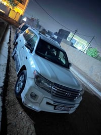 لاندكروز • ٨ سلندر ٤٦٠٠ • ٢٠١٢