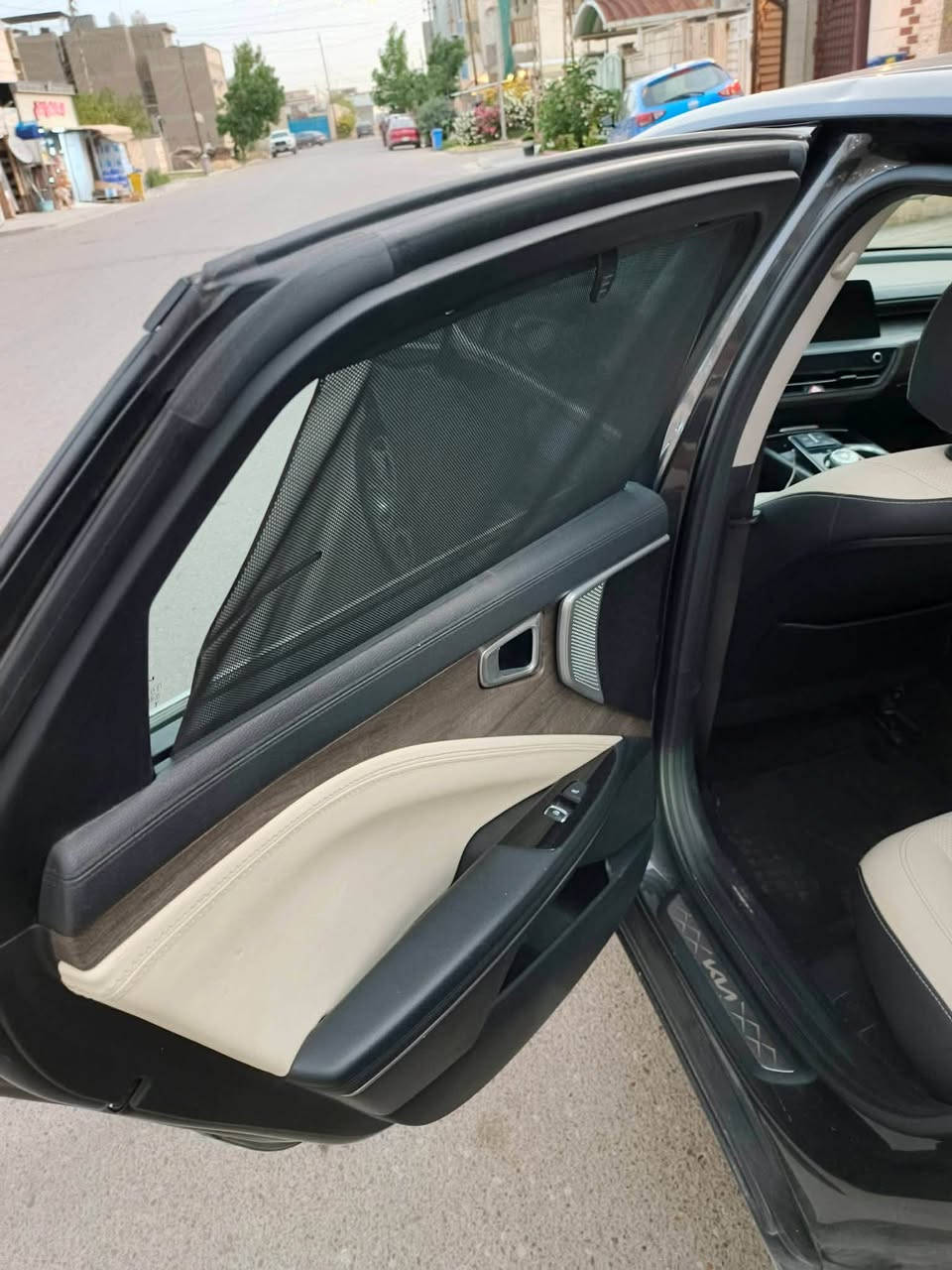 ‏Kia k8
‏موديل ٢٠٢٢ وارد كوري

‏بانزين محرك 2500

‏فول مواصفات عدا السلايد روف

‏بصمة

‏دخول ذكي 

‏اشاير ترحيب 

‏فول رادارات 

‏تحديد مسار 

‏قيادة ذاتية 

‏توقف ذاتي 

‏صندوك ذكي يفتح عند الأقتراب 

‏داخل ابيض ملكي 

‏بدون حادث بدون صبغ بدون بارد كلين السيارة 

‏انطخت داخل العراق بجاملغ السايق وبدلتة 

‏رقم بغداد ب اسمي 

‏للأستفسار ***********
