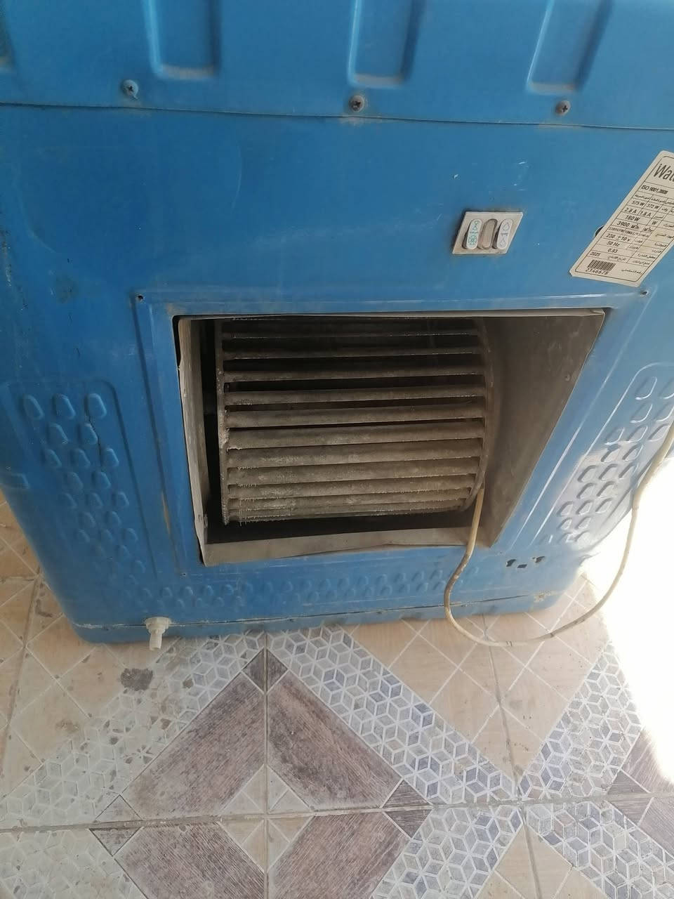مبرده شغاله واخت الجديده للبيع السعر ب 75 العنوان حله ورديه خارج مقابيل العلوه مخضر رقم ***********
