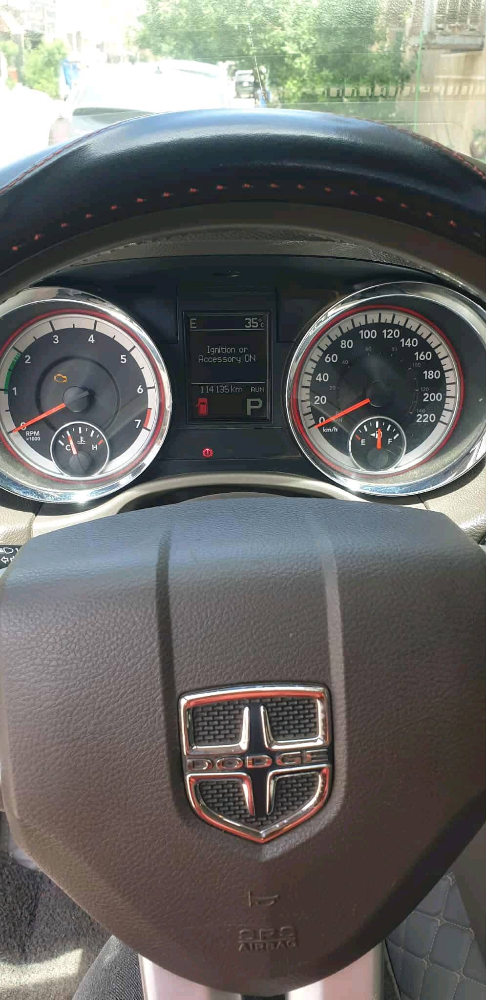 للبيع فقط .. دورنكو امريكي ٢٠١٣  
جلد فور ويل صندوق كهرباء تدفئة بالكشات . فووول مواصفات . جاهزة ماتصرف عليها درهم . السعر ٢٠٠ ورقة وبيها مجال بسيط