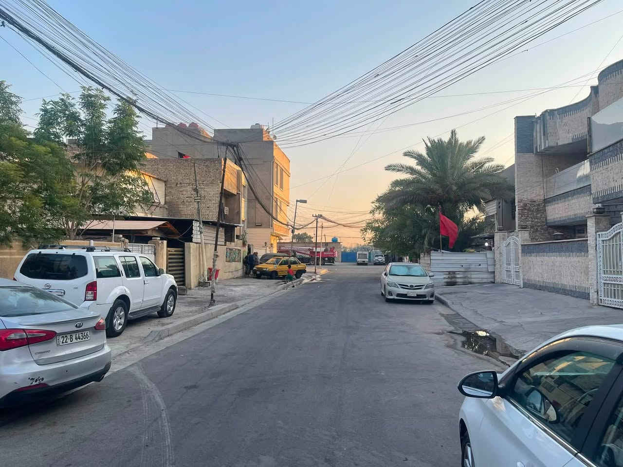 للبيع دار قديم تفليش يعتبر ارض المساحه 187.5 الواجهه 7.5 والنزال 25 سند مفرز مستقل ( باسم شخص واحد ) وحالياً مستأجر بالشهر مليون وميه يسلم فارغ حسب طلب المشتري الموقع شارع فلسطين العقاري محله 502 قرب شارع الخيمه الفرع عريض ونافذ للاتصال *********** او *********** شركة الخيمه للعقار
