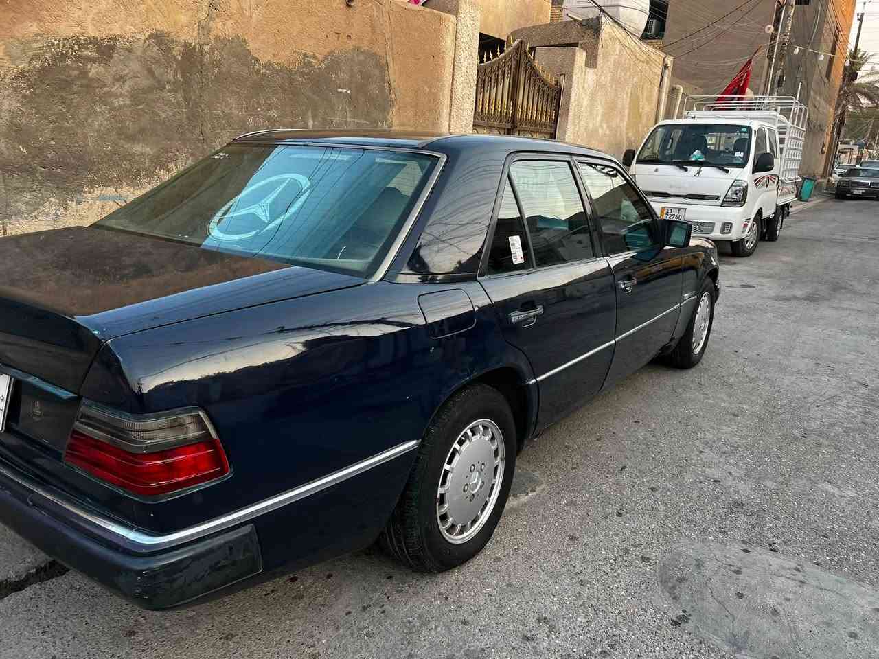 سلام عليكم موديل1988 مكينه وكير وتبريد مكفولات صدر تخم تاير كهربائية كلهه جديد دواخل جديده دواخل قواعد دبل وشواصي مكفولات تكم مكفولات سيارة خير من الله مكينه 300 قبق اسود بلادي كلهه شغالة تبريد خير من الله سعر 45 مكانهه بغداد حي النصر ***********  بي واستاب
