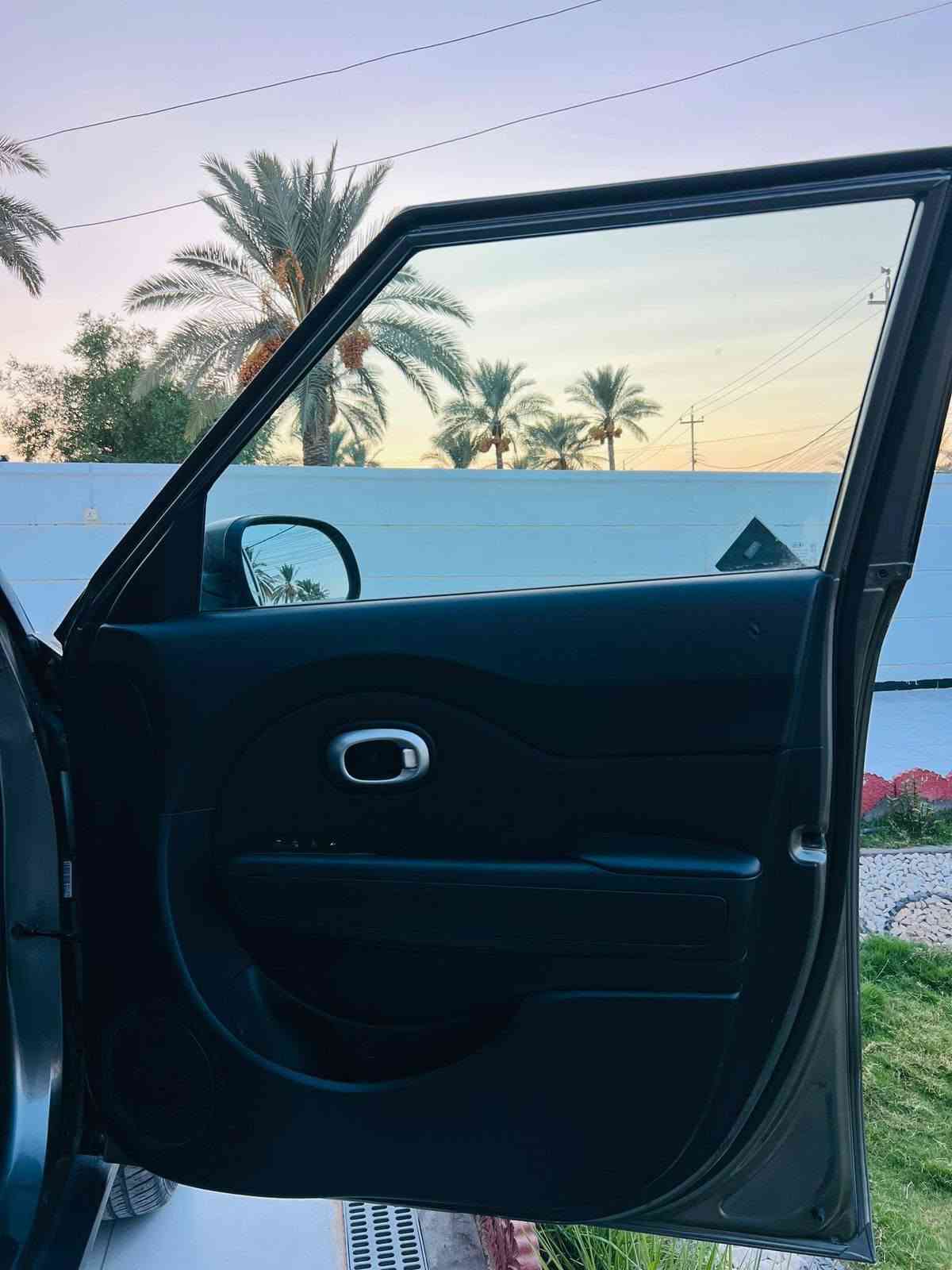 كيا صول امريكي موديل 18 مكينه 2000 جي دي مكفول مكينه كير حداديه تبريد ثلج ‏‪***********‬‏
مواصفات السيارة 
فول تحكم ستيرن كامل 
نظام سبورت قياده ذاتيه 
نظام تقليل صرف الوقود 
شاشه كبيره مثبت سرعة 
كاميرا خلفيه 
رقم سليمانيه بأسمي شخصيا سنويه لل 31 
السياره جاهزة من جميع النواحي تجي تكلب وتقتنع 
تخم تاير جديد وتبريد ثلج 
داخل شركه السياره الف متخلي عليها 
ادامه كامله من بلكات وفيت بم ونوزلات 
وحمام داخلي وخارجي 
ماشيه 100 💯 الف كم 
مكان السياره بابل مشروع المسيب 
السعر 98 وبيها شويه مجال 
 ***********
