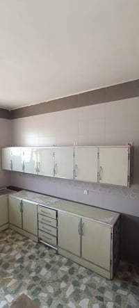 للبيع كاونتر تساكم قياس 3 متر ونص معا سنك متر ونص مكان بغداد كماليه سع...