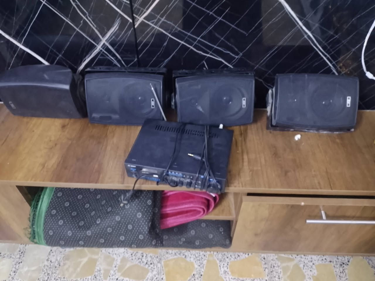 السلام عليكم سماعات مظخمات مال كهوه سستم كامل للبيع بعده جديد العنوان بغداد مدينه الصدر ‏‪***********‬‏
