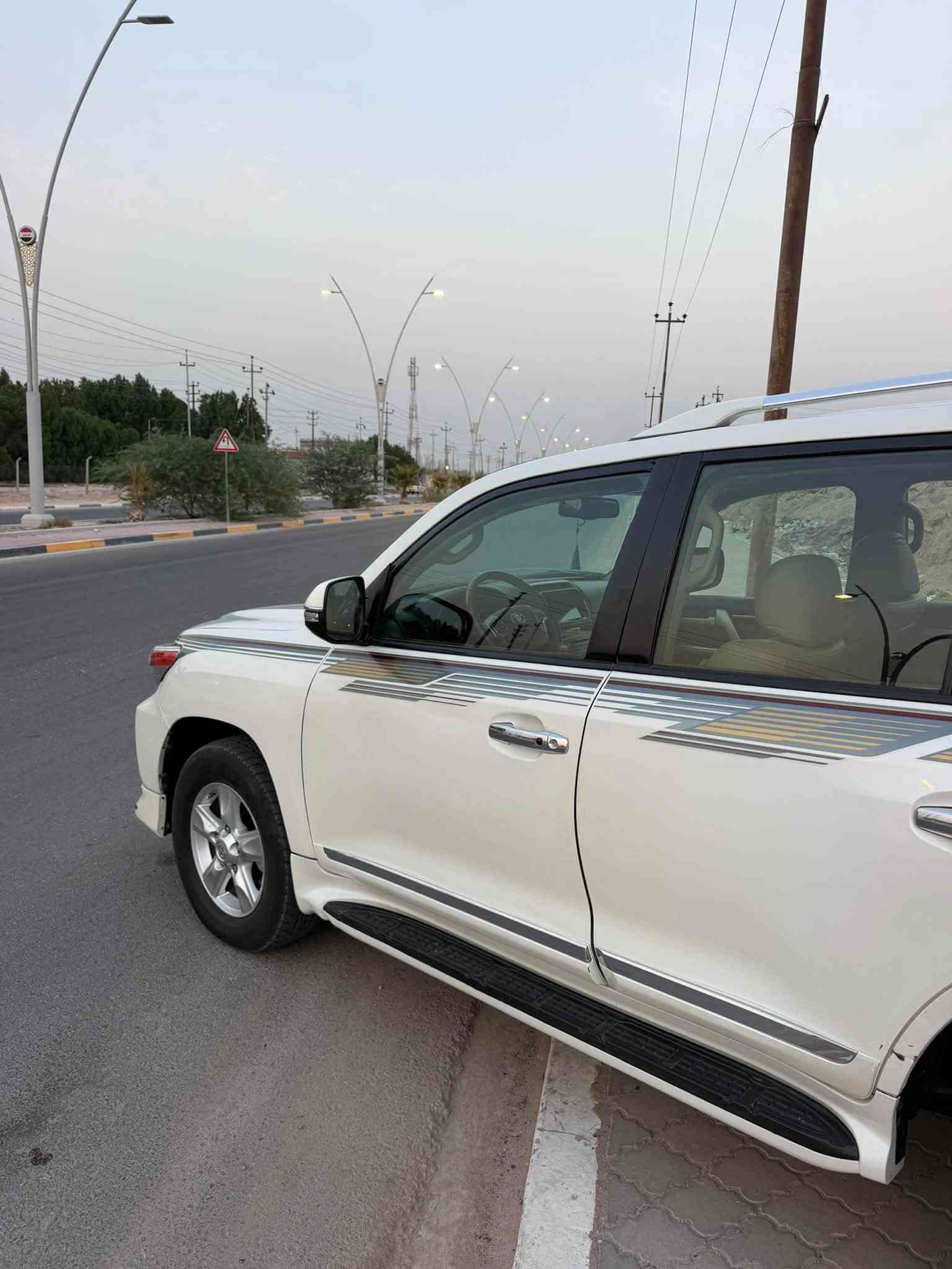 لاندكروز VXR • ٢٠١٠ • رقم بصرة تحويل
