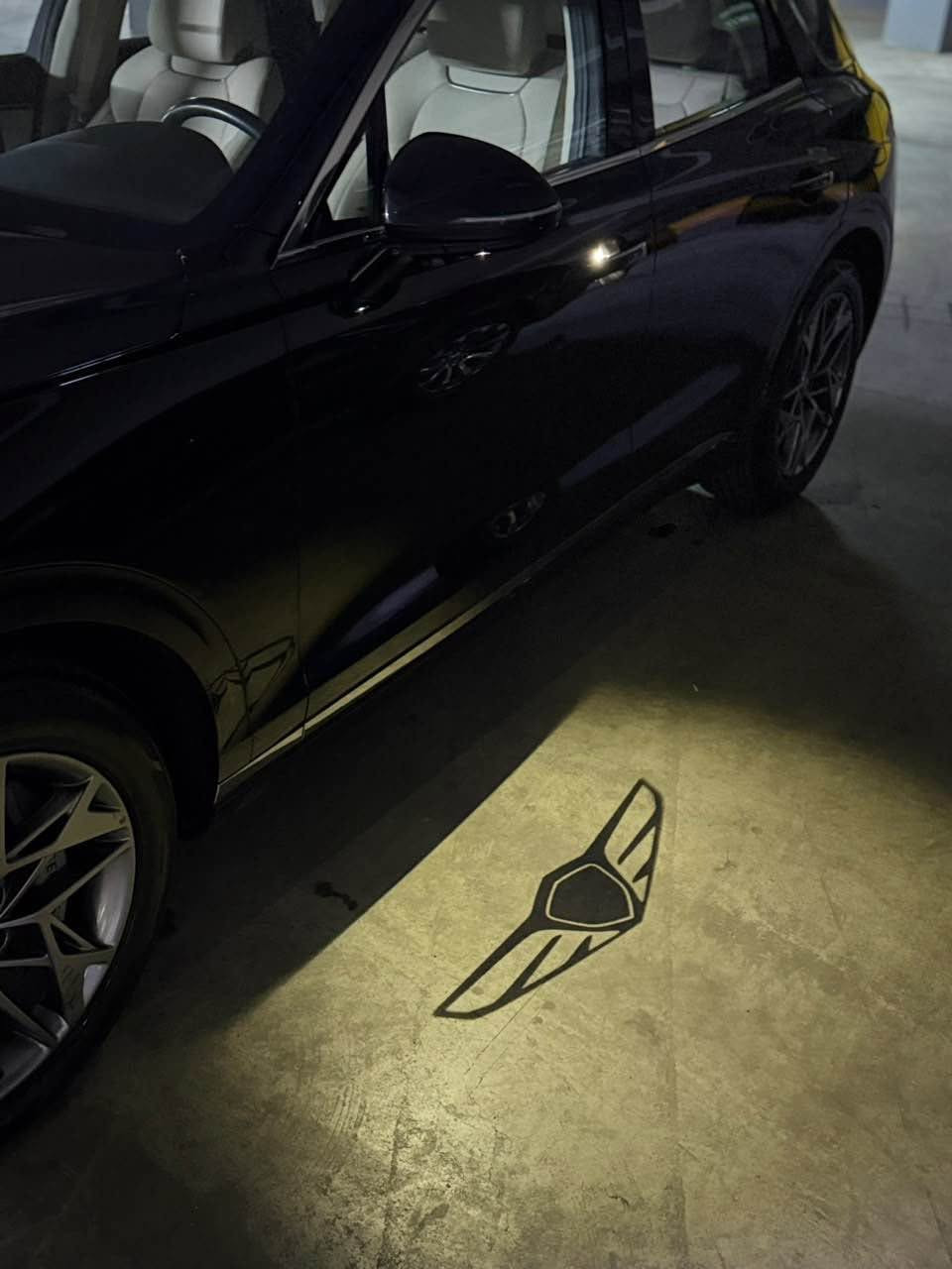 Genesis Gv70 2.5T Awd

وارد امريكي صور الحادث ورقم الشاصي بالمنشور تبديل بابين وجاملغ والبنيد مصلح ومصبوغ 
رقم بغداد شهداء وكالة عامة بسم المشتري

موديل 2024
مكينه 4 سلندر 2500 تيربو
دفع رباعي 4X4
سقف بانوراما 
بصمة تشغيل
بيبان بصمة
صندوق بصمة كهرباء 
كشنات خزّن ميموري 
كشنات جلد + تدفئة + تحكم كهرباء 
تدفئة ستيرن
شاشة كبيره 
نظام GPS
شاحن لاسلكي
كير ماوس
شفتات بالستيرن
تحكم ستيرن كهرباء 
رادار خلفي وامامي
رادار جانبي (نقطة عمياء)
حساسات خلفية
مري شفط وقلاب وترحيب
5 وضعيات قيادة 
وبعد هواي مواصفات 
السعر 240وبيها مجال كلش بسيط
بيع او مراوس حسب القناعه
للاستفسار ***********
*********** بغداد, العراق
