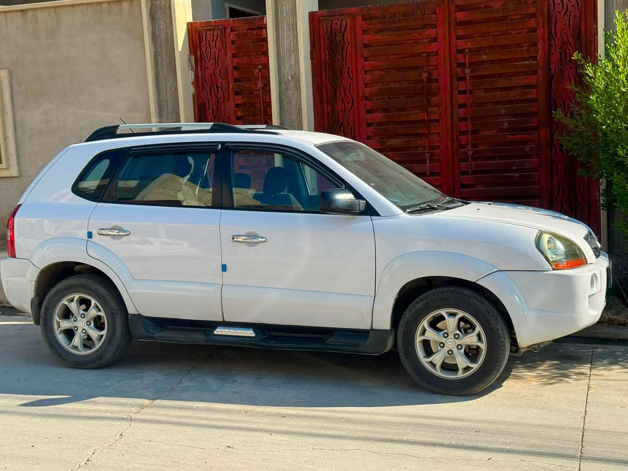 توسان 2009 للبيع 🚙
توسان موديل 2009 للبيع، السيارة نظيفة كلش ومرتبه

🔹 الموديل: 2009
🔹 المحرك والكير: شرط
🔹 السيارة: بيها صبخ بخ يم قبغ البانزين شبر وبيها تعديل بارد بالجاملغ 
🔹 التبريد: بارد ثلج
🔹 السيارة بأسمي

💰 السعر: يحدد عند التواصل
📍 الموقع: الموصل

***********
