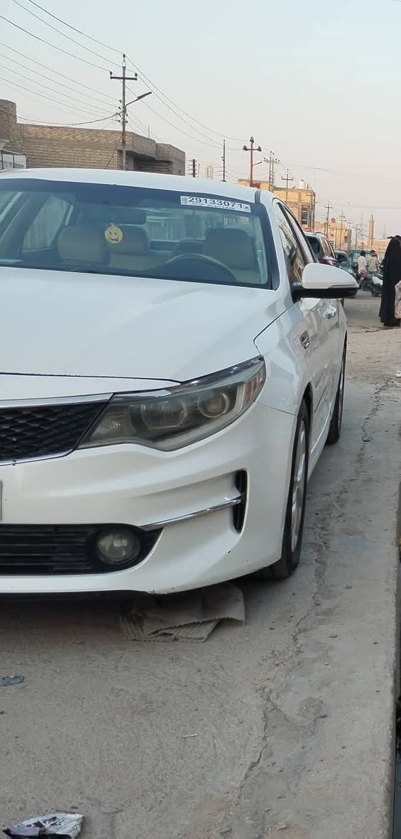 السلام عليكم اوبتيما 2016 امريكي ضررها بنيد والبدنه مبدله فقط سياره نضيفه مثل ما شوف بصوره   مكان السياره ناصريه رفاعي السعر 130 وبيه مجال للستفسار الاتصال ***********/***********
