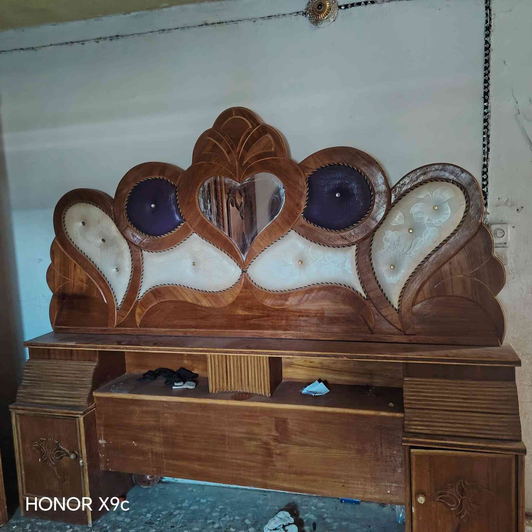 غرفه البيع العنوان بابل ناحيت انيل استفسار تصال برقم ***********

نص مكتوب في الصور:
- HONOR X9c