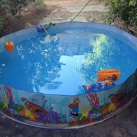 يوجد مسبح مستعمل جديد  للبيع ب 10 ألف فقط للطلب 07827145794