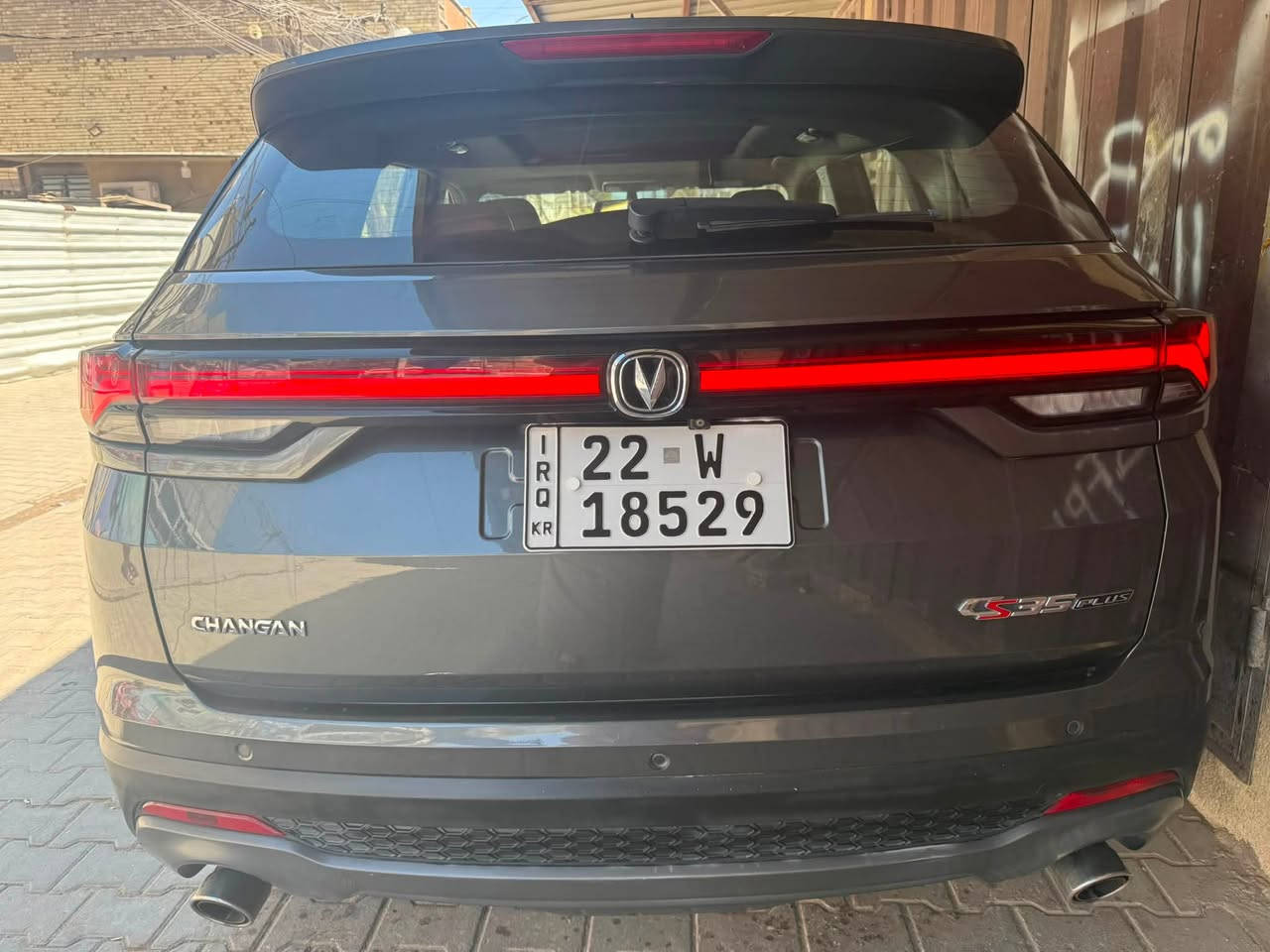 شانجان Cs35 موديل 2023  
السيارة اعلى مواصفات 
ماشية قليل 30 الف وسعر

السيارة فول الفول مواصفات
بانوراما فتحه سقف 
حساسات امامي وخلفي 
كاميرات 360 درجة
اللون ازرق ومن الداخل احمر 
مدخل usb_aux
تحكم مقاعد كهرباء 
كراسي جلد وتدفئة وتبريد 
اضاءه نهاريه اطار احتياطي
دخول بصمه مصابيح ليد 
مرايه كهربائيه تشغيل عن بعد
تنبيه الاصطدام شاشه لمس 
كاميرا خلفيه واماميه وجوانب 
عدد المقاعد مع السايق ٥ 
السيارة مكفوله عدا بارد بسيط بالباب عكس السايق

رقم اربيل
***********
عنوان السيارة بغداد
🟩 السعر 132
