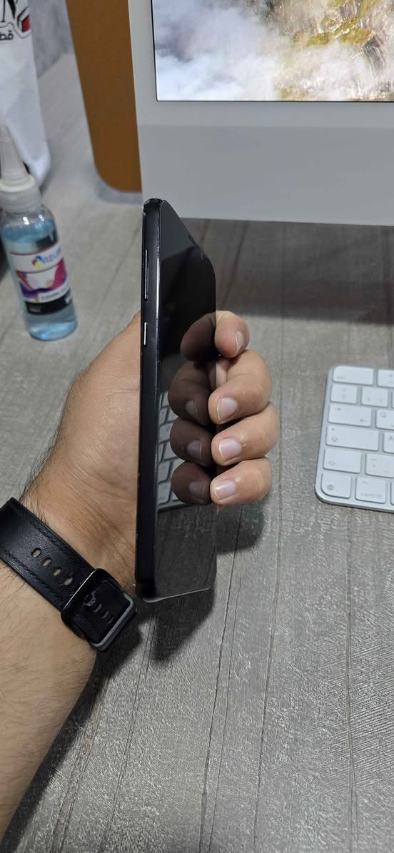 📱 Samsung Galaxy S8+ للبيع
جهاز أنيق بشاشة منحنية مميزة وأداء ممتاز، ويتميز بخيارات أمان متعددة تشمل بصمة العين + بصمة الإصبع + التعرف على الوجه 🔐
✨ أبرز المواصفات: • شاشة 6.2 إنش Super AMOLED بدقة Quad HD+
• ذاكرة RAM ‏4GB
• سعة تخزين 128GB مع دعم microSD
• كاميرا خلفية 12MP Dual Pixel مع OIS
• كاميرا أمامية 8MP Auto Focus
• بطارية 3500mAh
• شحن سريع + شحن لاسلكي ⚡
• مقاومة للماء والغبار IP68 💧
• USB Type-C + مدخل سماعة 3.5mm
• Bluetooth 5.0
• يدعم Samsung DeX
💰 السعر: 150 ألف دينار فقط
🚚 متوفر توصيل إلى جميع محافظات العراق
📞 للتواصل واتساب أو اتصال:
*********** بغداد, العراق
