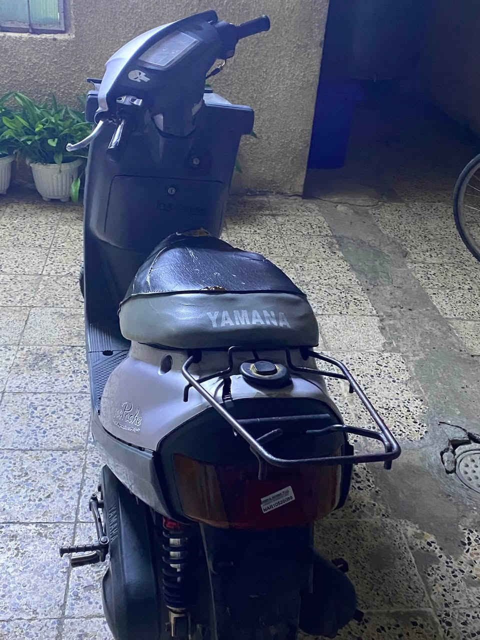 للبيع ماطور بزون ماطور معمره مره وحده شاصي شرط سلف شغال  بس يرادلو باتري كهرئيات شغاله سعر 175 وبي مجال رقم الهاتف *********** خاص مفتوح
