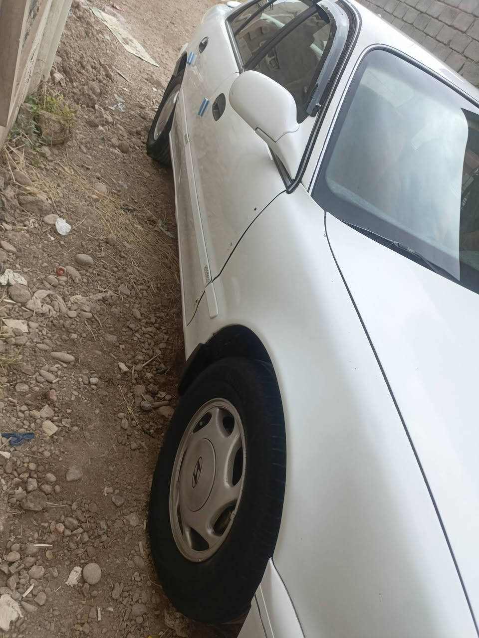 سوناتا للبيع موديل ٩٥ بغداد دولي سنويه جديده هزه جديده بدون ضربه اوتو ماتيك كهربائيات كله شغاله سنتر لوك تخم تاير كير مكينه كفاله سياره جديده السعر 43 وبيه مجال الاتصال ***********

