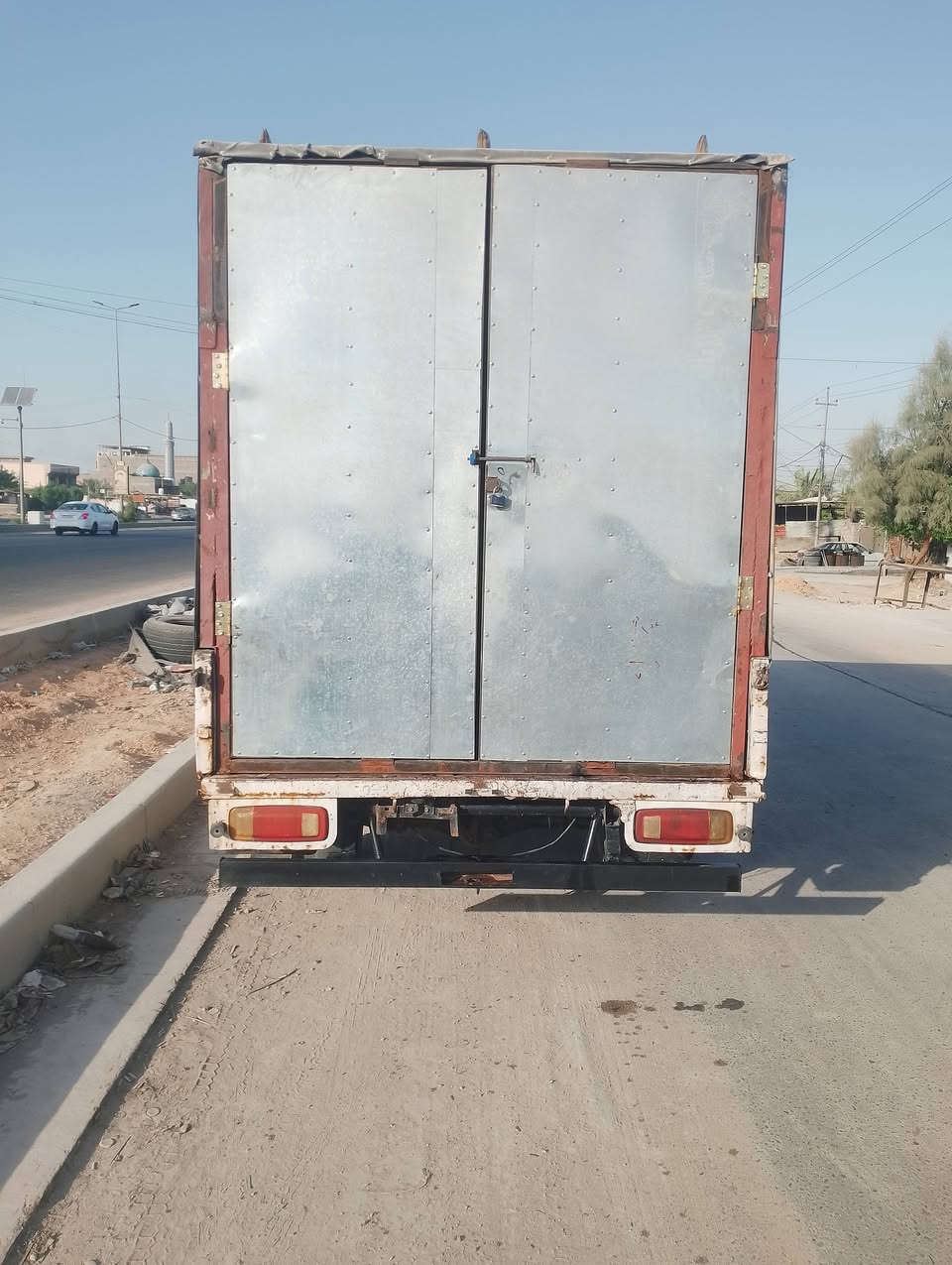 السلام عليكم فونتيره موديل 1999 رقم بغداد 
ثاني يوم مداور السعر 60 وبيه مجال 
***********
