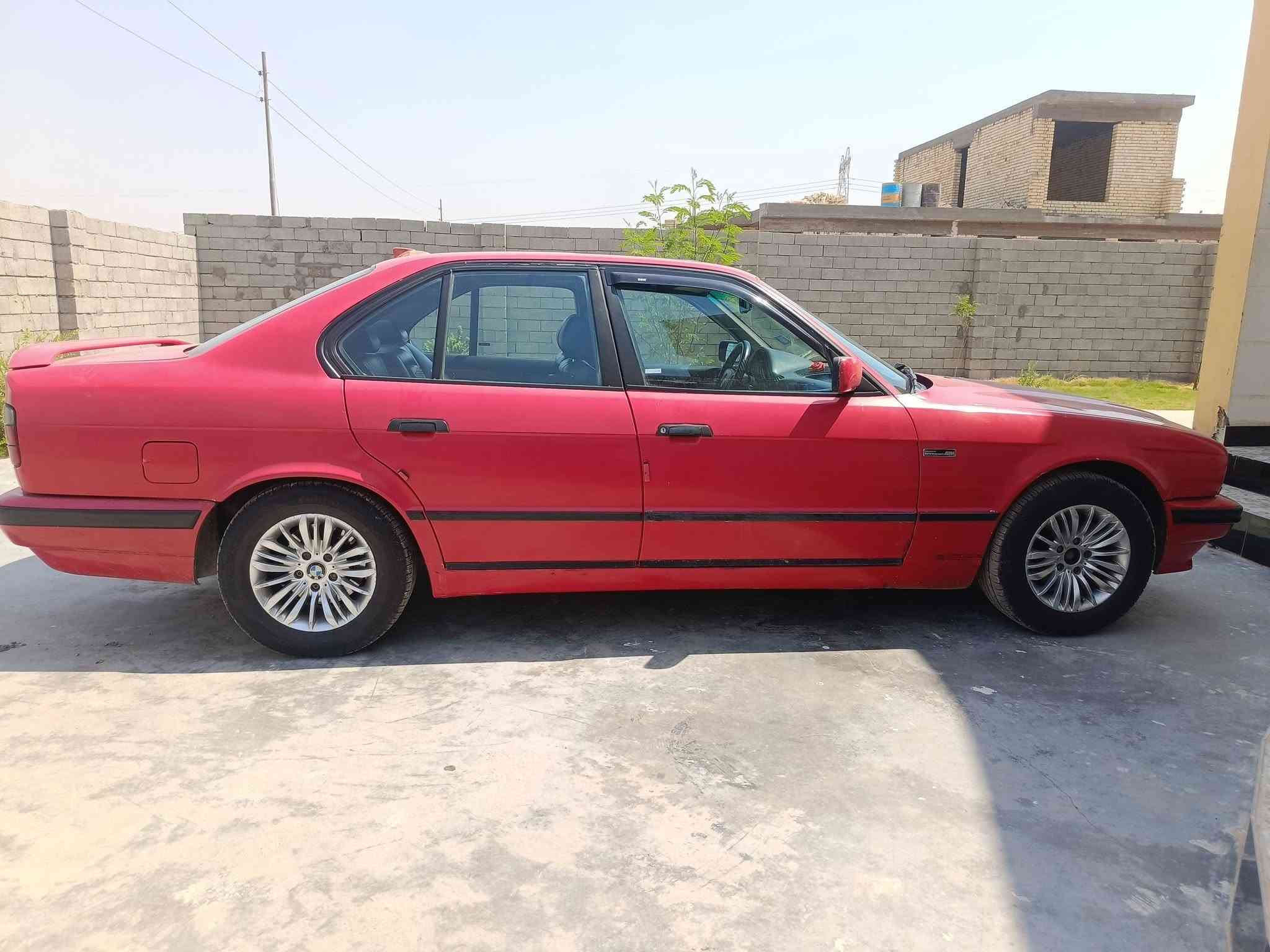 بي ام 520 • مكينة 525 • اوتماتيك
