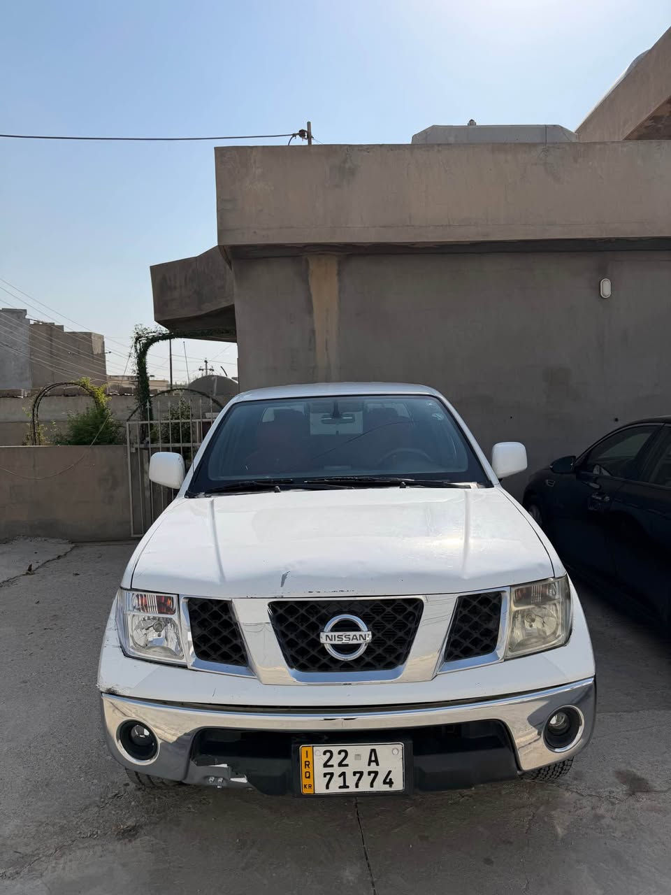 Nissan navara 
مۆدیل ٢٠٠٩ 
بێ بۆیاخە سەیارەکە بەس هەندەک شوخت و ساردی هەیە 
تۆماتیک تەبرید ناو سۆر جام کارەبای 
غاز و بەنزین 
تەحویل بەشەرت حەدادی مەزبوتە 
گێر و مەکینە و کارەبایەتی هەموی بەشەرتە  
نرخی ٩٠ وەرەقەیە و مەجالێکی کەمی تێدایە 
ناونیشان هەولێر 
*********** أربيل, العراق
