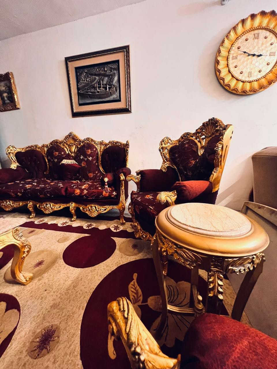 تخم قنفات عدد ٢ للبيع:
🟣التخم الأول/تركي فاخر جداً، مستعمل قليل،٢٠ مقعد مثل اللي بالصورة لكن بالواقع يتحمل ٢٦ نفر، اللون بعض القنفات رصاصي فاتح والبعض وردي وصخ.
🟣التخم الثاني/ زان مصري ملكي ثقيل، عشر نفرات، لون سماگي مستعمل نظيف جداً مع الطبلات.
العنوان/ الحصوة-حي الشهداء
للإستفسار- ***********
