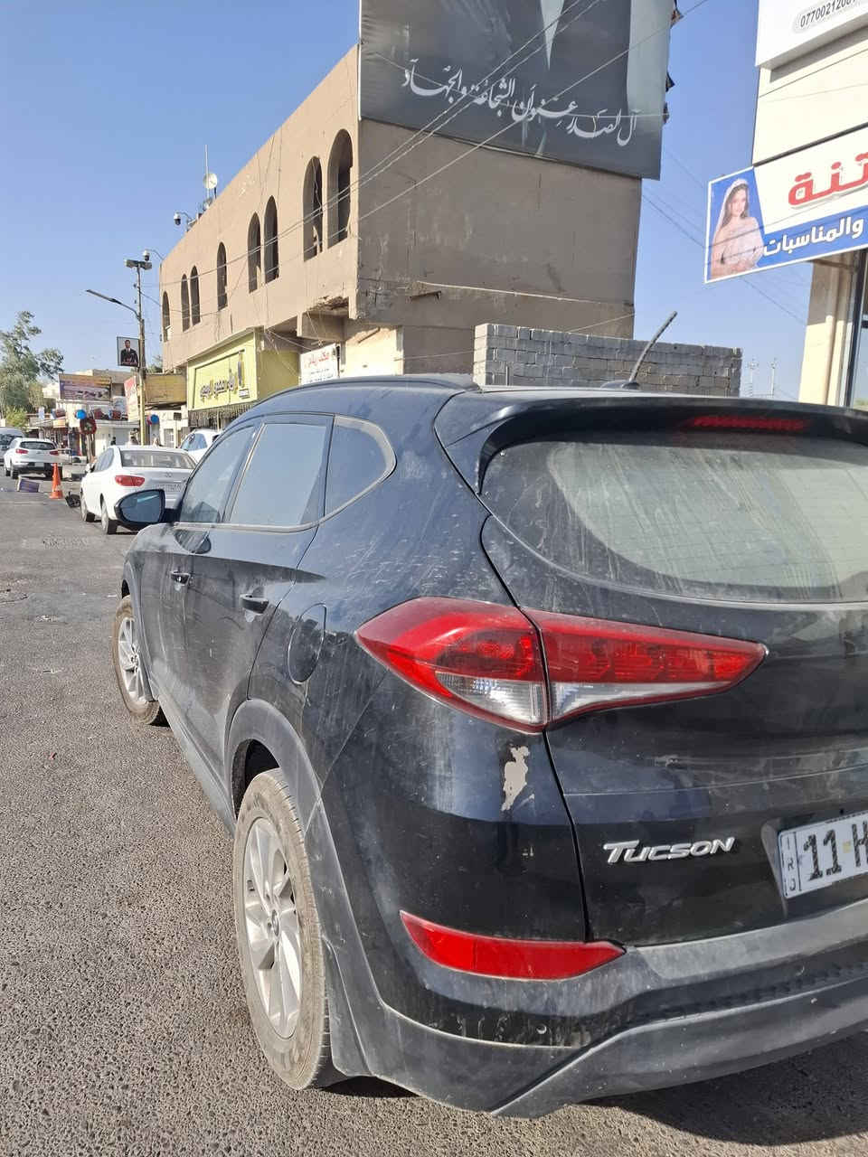 عندي توسان ٢٠١٧ لون اسود السيارة مبيها نقص برغي كامله بيها خمس قطع صبغ ابيع حزام حتى لتكلي سونار وهاي بيها ركعه مكاني محموديه سعرها١١٠ وبيها ***********مجال رقم بغداد
