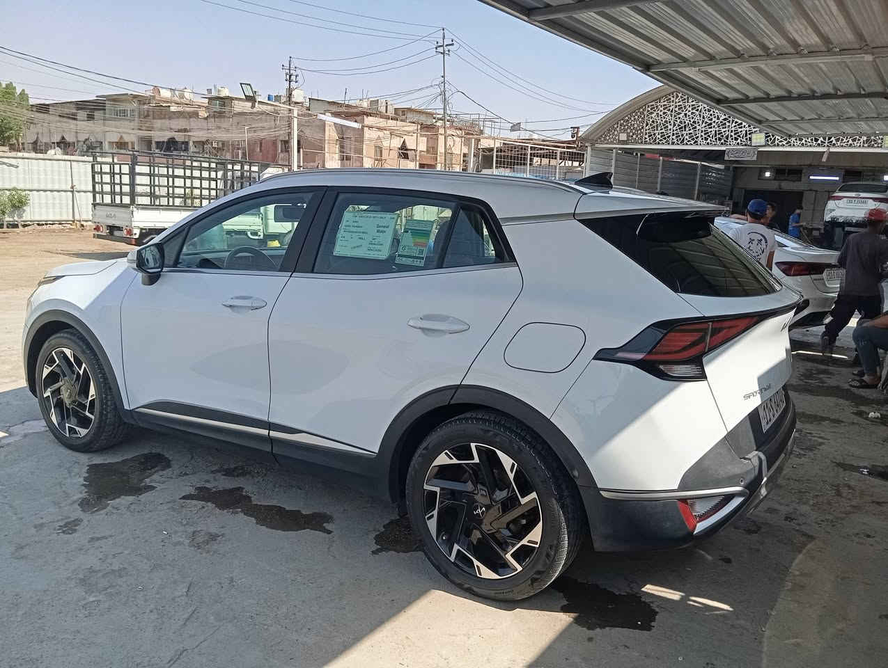 سلام عليكم
كيا سبورتج 2022 خليجي 
ماشيه 29  رقم بغدادجديد تحويل مباشر سيارة مواصفاتهة  

٦ ايرباك مو ثنين

ويل حجم ١٩  

كامرة خلفية 

حساسات خلفية 

وشحن ubs بالمقاعد الخلفية 

باقي المواصفات معرفة شاشة نفيكيشن شاشة اعطال 

اربعة انظمة قيادة سيارة 

مري شفط كامرة خلفية متحركة وتو هولد 

هاند بريك دكمة تحكم ستيرن حساسات خلفية 

داخل بيجي مطعم بصاج

سيارة مكفولة من صبغ والبارد

عنوان سيارة بغداد الأمين الثانيه 

الاتصال على رقم ***********
