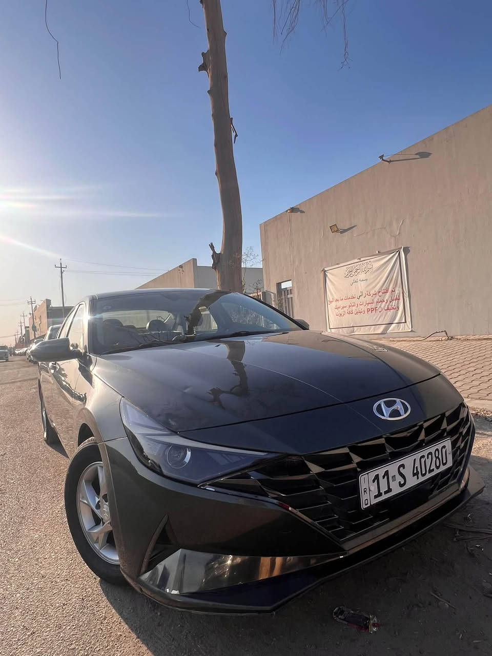 النترا 2021
رقم بغداد انكليزي
(((((بدون صبغ )))))
بيهة ضربة بالعراق بالجاملغ وباب السايق تكرم كلب ضربهة وتتعدل بارد عايفهة على وضعهة
محرك 1.6 اقتصادية 
كير 9 نمر 
كير محرك صدر مكفولات
ماشية 86 الف كيلو متر
فول مواصفات عدى الفتحة
4 وضعيات قيادة (عادي وسبورت وايكو وسمارت)
سعرهة 128 ورقة و سعر تصليح البارد عليه
مكاني البياع 
رقمي ***********
