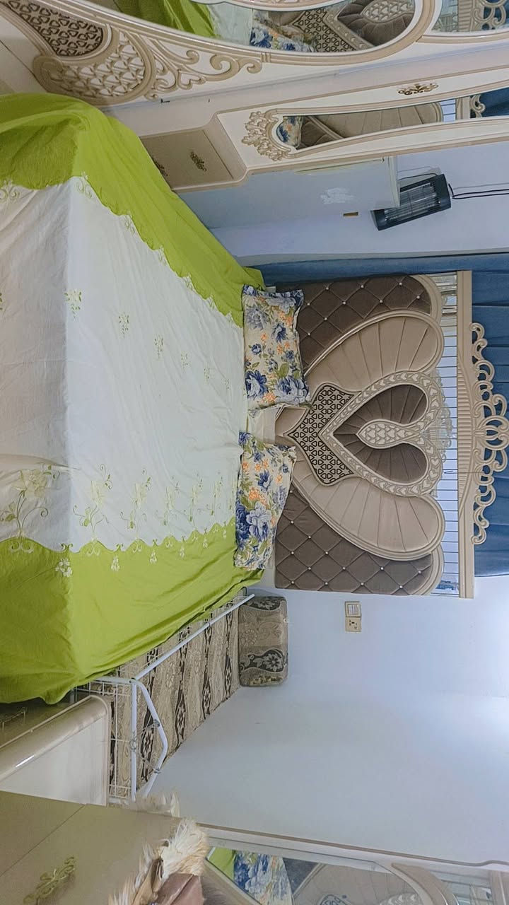 ٩ قطع • قلب حب • بيج فاتح