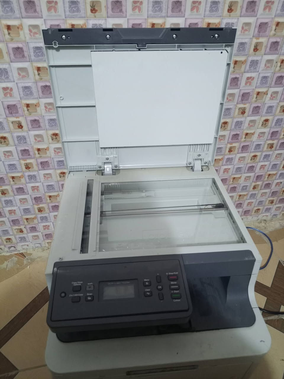 طابعة برذ ليزري ملون واي فاي موديل brother dcp-l3517cdw شغالة مابيهة شي نقصهة فقط كاترجات سعرهة 100 وبيهة مجال مراسلة فقط واتساب *********** توصيل موجود كل المحافظات
