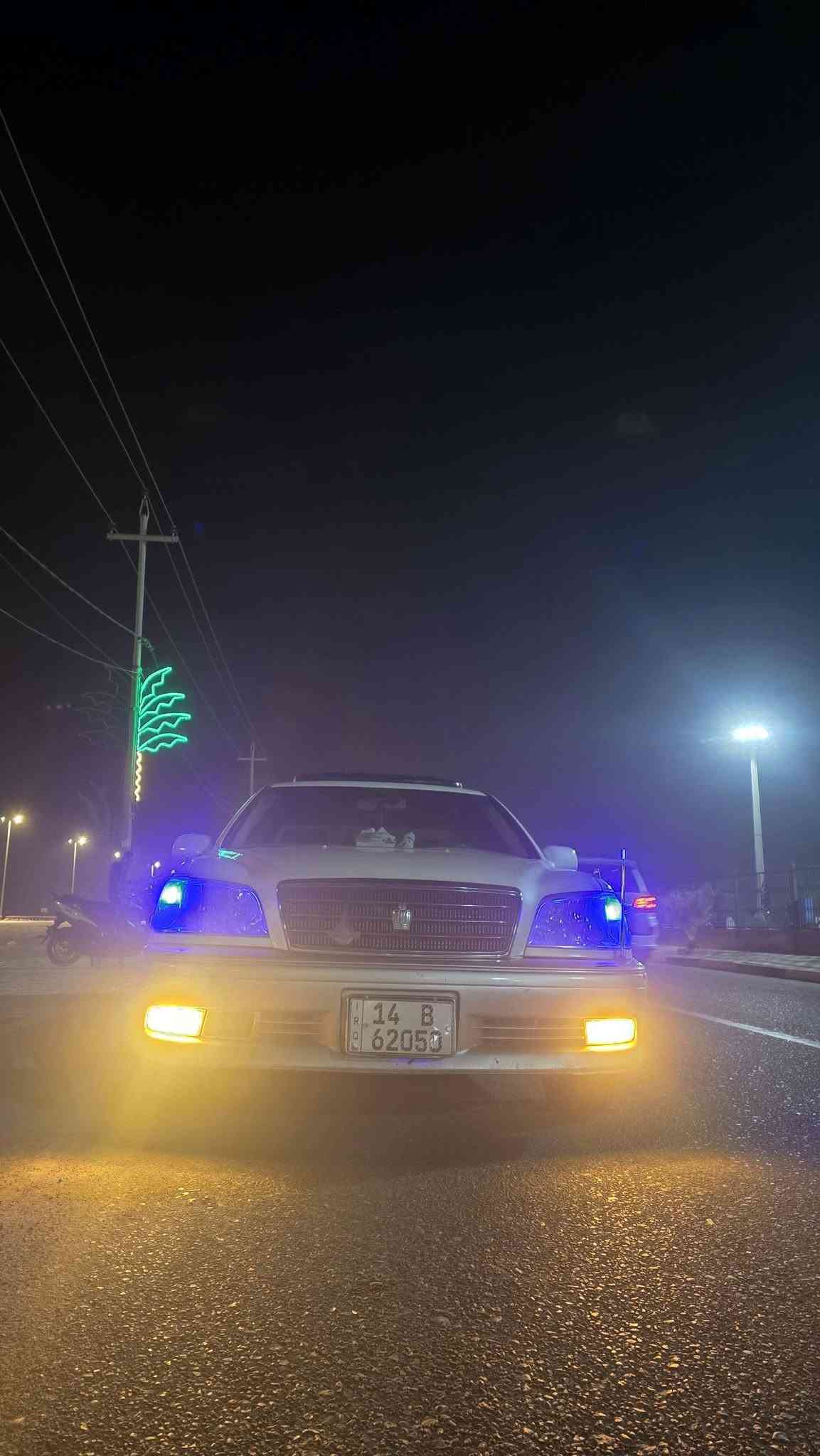 السلام عليكم ملكه موديل 2003 سياره باسمنا ثاني يوم التحول السياره بيها ثلاث قطع تبديل بيبان شاملق امامي سياره 75 شاصيها ثلاث دقم كريستال السياره كشنات كهربائيه اثنين كدام مرايات كهربائي تبريد ثلاجه الديفور الكبير حداديه جديده طائرات جدد سعر 135 وبيها مجال رقم بصره رقم الهاتف *********** اخوان المو شراي لا يتعبني انا رجال اريد ابيع
