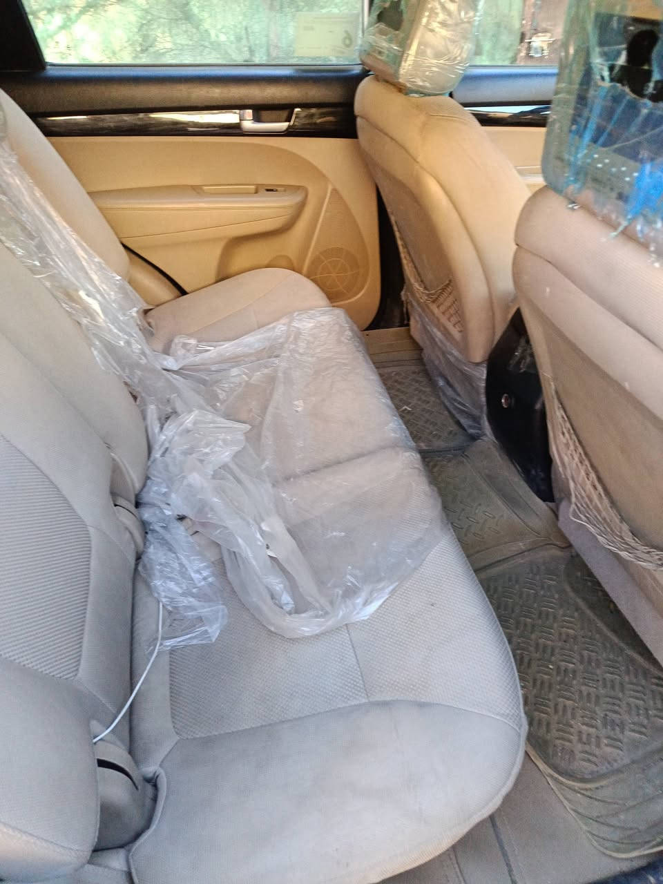 كيا سورنتو 12 خليجي للبيع رقم اربيل بسمي بطاقة بانزين بي تبديل 3 قطع تبديل سياره جاهز تيرات جديد  بيع او مروس حسب القناعه مكانك كركوك ***********
