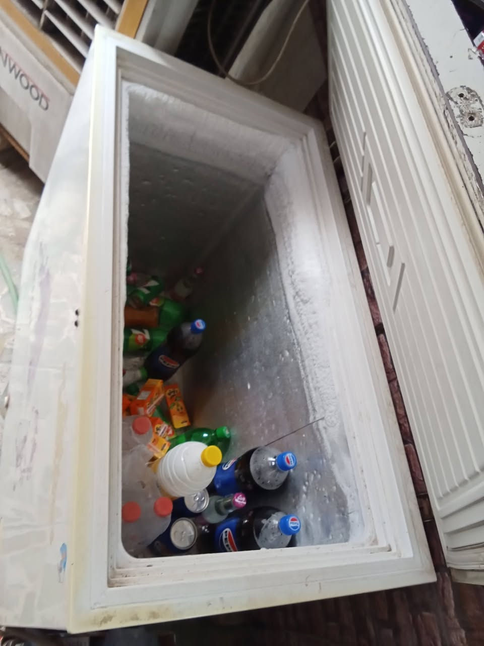 ثلاجة • للبيع
