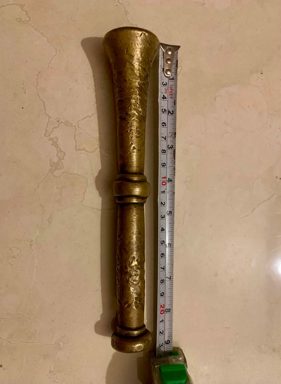 هاون عراقي قديم مخطط من الخارج القياسات والوزن موجود بالصور قيّم باللي يرضي الله واخذ .. مكاني بغداد للتواصل واتساب ***********

