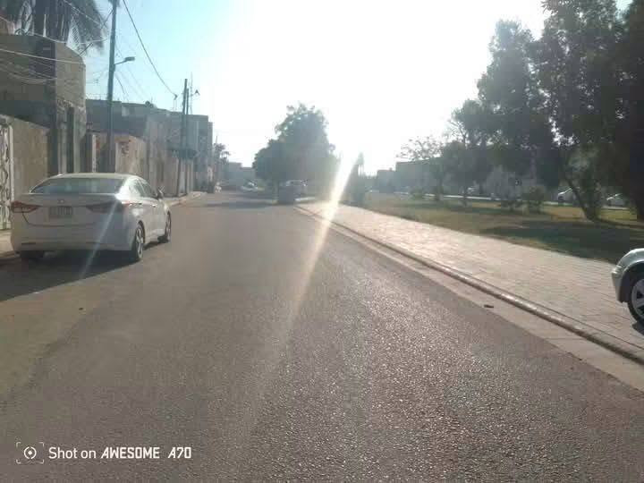 دار للبيع في حي الاسكان  شارع الأطباء طابو صرف
مساحة البيت 162 متر الاكبار 
يصلح ان يكون مجمع طبي🏥  موقع ممتاز على حديقة كبيرة وشارع عريض قريب الشارع العام فرع مجمع الحرير 
السعر 550 مليون 

📲 ***********
