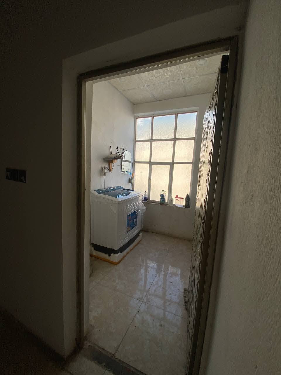 🏠 بيت حديث (ثلاث طوابق) للبيع في النجف الأشرف - حي الأنصار 🏠المواصفات:✨ المساحة: 120 متر مربع.📜 الملكية: طابو ملك صرف (سند جاهز للتحويل الفوري).🏗️ البناء: حديث جداً، تصميم ممتاز واستغلال ذكي للمساحات.🏢 عدد الطوابق: 3 طوابق كاملة (يناسب العوائل الكبيرة أو السكن والاستثمار).📍 الموقع: النجف الأشرف - حي الأنصار (موقع مميز وقريب من كافة الخدمات والأسواق والمدارس 

بيع مستعجل الاستفسار ***********

