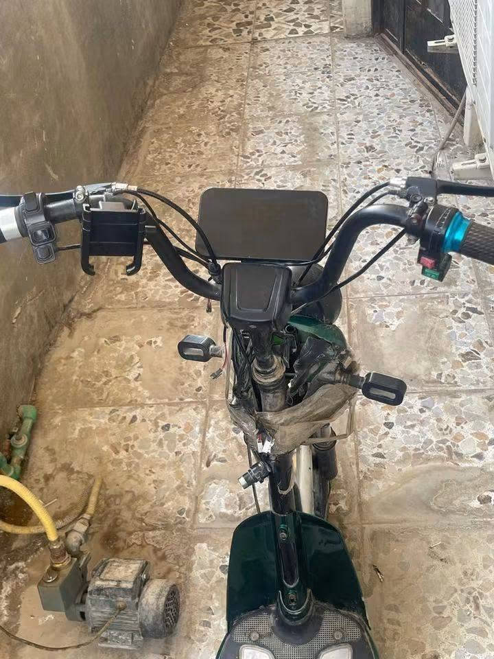 سلام عليكم دراجه شحن حجم 20للبيع دراجه يجي وياها شاحنه مالتها الاصليه وسله 5بطاريات 3زينات 2تعبانات يرادلهن تبديل سعرها ٢٠٠مكاني بغداد شرطه الخامسة رقمي***********وتساب فقط
