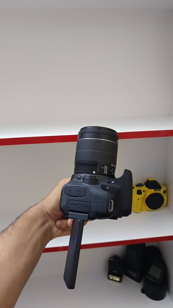 كانون 750D للبيع نضافه 100%
🎁 ملحقات كامله .
▪️ حزام كتف حقيبه .
▪️ بطاريه وشاحنه .
🟡 توصيل لجميع انحاء العراق .
🔶 فقط نضافه 100%.
⚫️ السعر 375 الف .
 
🟢 تواصل وتساب : *********** .
