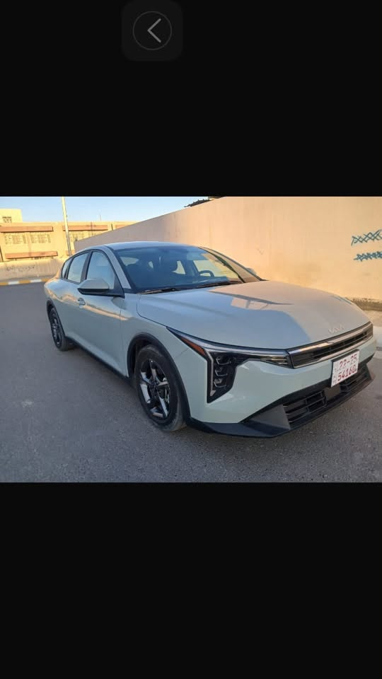 للبيع سياره كيا k4 موديل 25 ماشيه  14000  مشيها قليل تعتبر زيرو على وضع الشركة  ارغب لون  بيها مواصفات بصمت تشغيل بصمت ابواب تشغيل عن بعد صندوق ذكي اشاير ترحيب رادارات اربع جهات توقف ذاتي اتو هولد انظمت قياده هندبريك دكمه محرك  2000دوش. نفس محرك التوسان  والسبورتج والالنتره   سيارة ضررها بسيط تبديل  باب الصندوق  وصبغ الجاملوخ الخلفي فقط لا شاصي ولا ايرباك  رقم اربيل . السعر 178 ورقه  رقم الشاصي بالمنشور مكان السيارة الفلوجه   ***********
