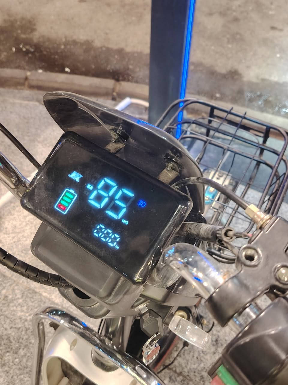 سلام عليكم بايسكل شحن موديل 2025 شركة كورياMR الموصفات 👇🏻
5بطاريات دبل 
حجم20
ملف500v
15 امبير
سويج تشغيل
بصمتين قفل وفتح وتشغيل عن بعد
دبلات امامي خلفي
بريكات امامي خلفي
هورن
لايت عالي زنون
اشارات
مثبت سرعة
يوصلك بل شحنه الوحده 30كيلو
شاحنه اصليه
للتواصل خاص
اوللرقم***********
سعره 325وبي مجال.
