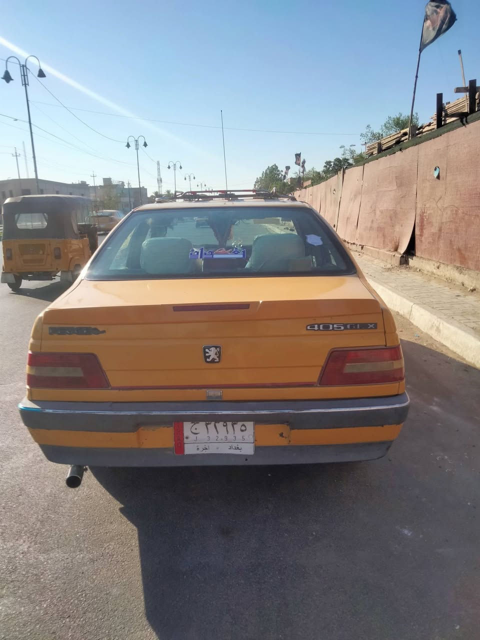 السلام عليكم سياره جي ال اكس نظيفه ومكينه ناعمه وكشرها نظيف تحويل ثاني يوم السعر 3ملايين هيئه وغرامات مليون يعني اريد صافي مليونين للاستفسار *********** مكاني بغداد مدينه الصدر
