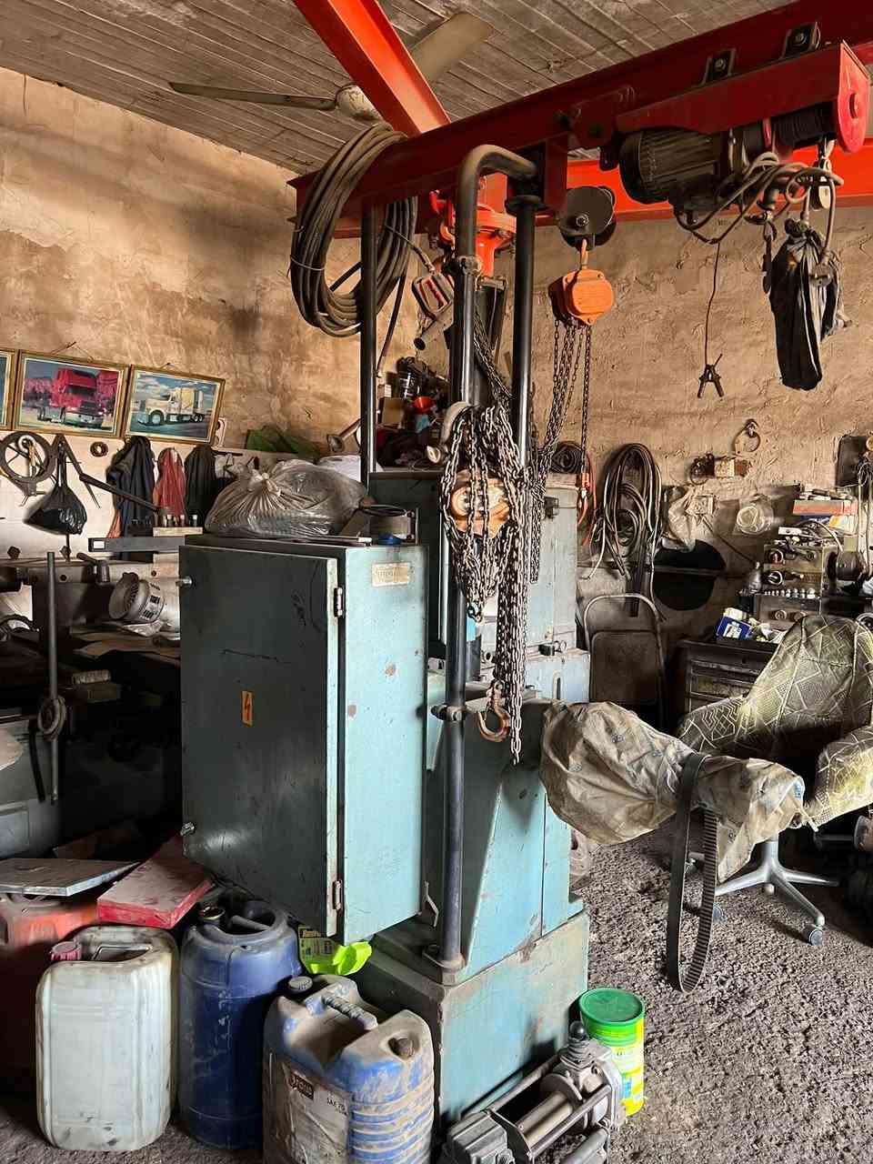 للبيع
ماكنه فلنجات المانية الصنع. 
نوع (ماتره )
دسك لوري وطاسه كامله مع السلنك
  للاستفسار المراسله خاص او الاتصال على*********** المكان الانبار ( الرمادي)

