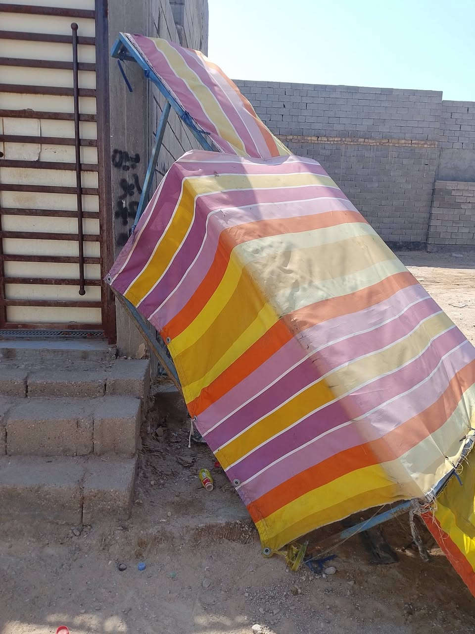 السلام عليكم قمريه نضيفه وحلوه السعر 100 وبيها مجال للشراي الرقم *********** العنوان البصره الجزيره
