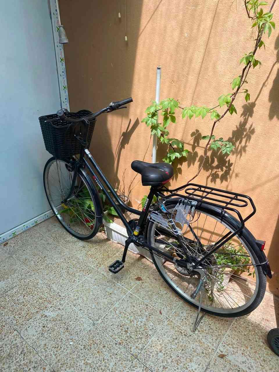 للبيع حجم ٢٧ زيرو 
السعر ١١٥
***********
