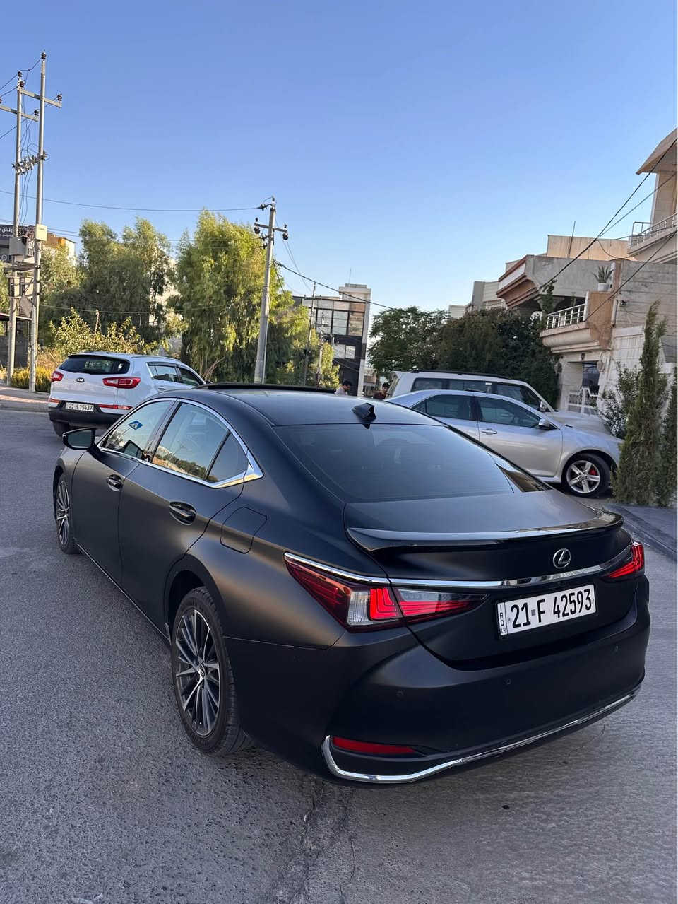 🚘 Lexus ES 300h 2023 | Full Option 🔥

✨ Lexus 300h مودێلی 2023
▪️ حەجمی 300h — Hybrid
▪️ 94,000 KM ڕۆشتووە
▪️ بێ بۆیاخە، تەنها 1–2 پەڵەی ساردی هەیە
▪️ بە تەواوی PPF کراوە لە ڕەها ئۆتۆ
▪️ Full Option و زۆر پاک و پارێزراو

⭐️ مواسەفاتەکان:
• شاشەی گەورە
• حەساس و ڕادار360
• کوشنە سارد و گەرم
• کوشنە Memory
• تەبریدی دوو زۆن
• مەرکەزی سوکان کارەبایی

• و زۆر مواسەفاتی تایبەتی تر…

🔥 سەیارەکە نمونەیە و بۆ کەسێکە کە سەیارەی پاک، فول‌ئۆپشن و بێ مەسرەف دەوێت.

💰 نرخ: 278 گەڵاو
🤝 مەجالی برایانە 
***********
*********** السليمانية, العراق
