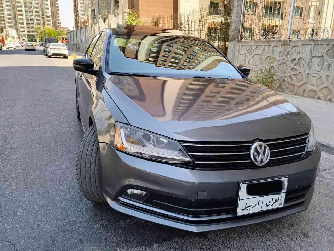 Jetta 2018 SE 
دوو پارچە بەخ بێ ناوگرتن
چەند دەنكە تەزرەیك چاك كرایتەوە بە PDR 
فول مواسەفات
مەكینەی ١٨ ی تۆربۆ 
گێر مەكینە تەبرید بەناوكردن بەشەرت
زۆر پاك و خاوێن ماوەتەوە 
نرخی ١٠٥
*********** أربيل, العراق
