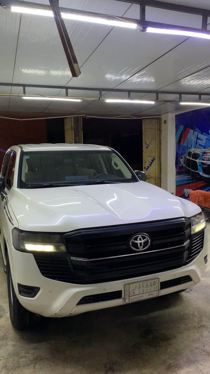 لاندكروز GXLC300 • ٢٠٢٢ • ماشيه ٢٥٠ الف