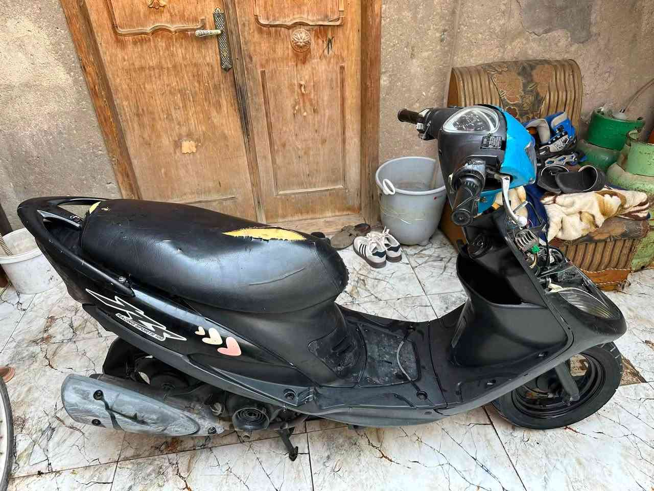 ماكس للبيع 120المحرك ما مفتوح نضيفه الدراجه وحلوه عوزه ترتيب كهربائيات بس مكاني البصره الجبيله السعر450
***********
