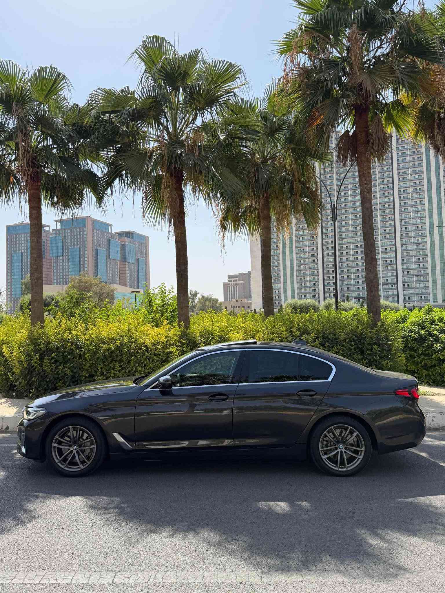 BMW 530i 
WARD 🇩🇪 zaman 
2021 
101 hazar KM Royya 
Sayaraka cllena be sbux be PDR 
Da3ame lo da3ame ba shart 
Sayaraka awropya zamana 
Slayt 
Sanduq shaft
Radar gawra 
Lezar Shen 
2 suec 
*********** أربيل, العراق
